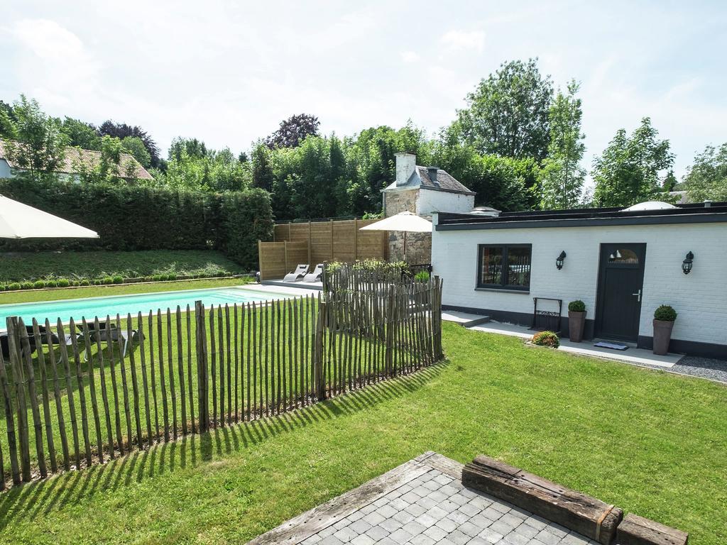 Modern Mansion In Hasti Re Par Del With Pool Villa Hastiere-par-dela Exterior photo